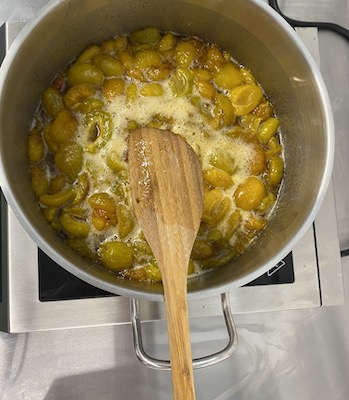 Ingrediente eco și preparare artizanală în Grădinile Hodor